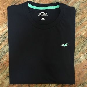 Hollister Must Have Collection Tee-Shirt